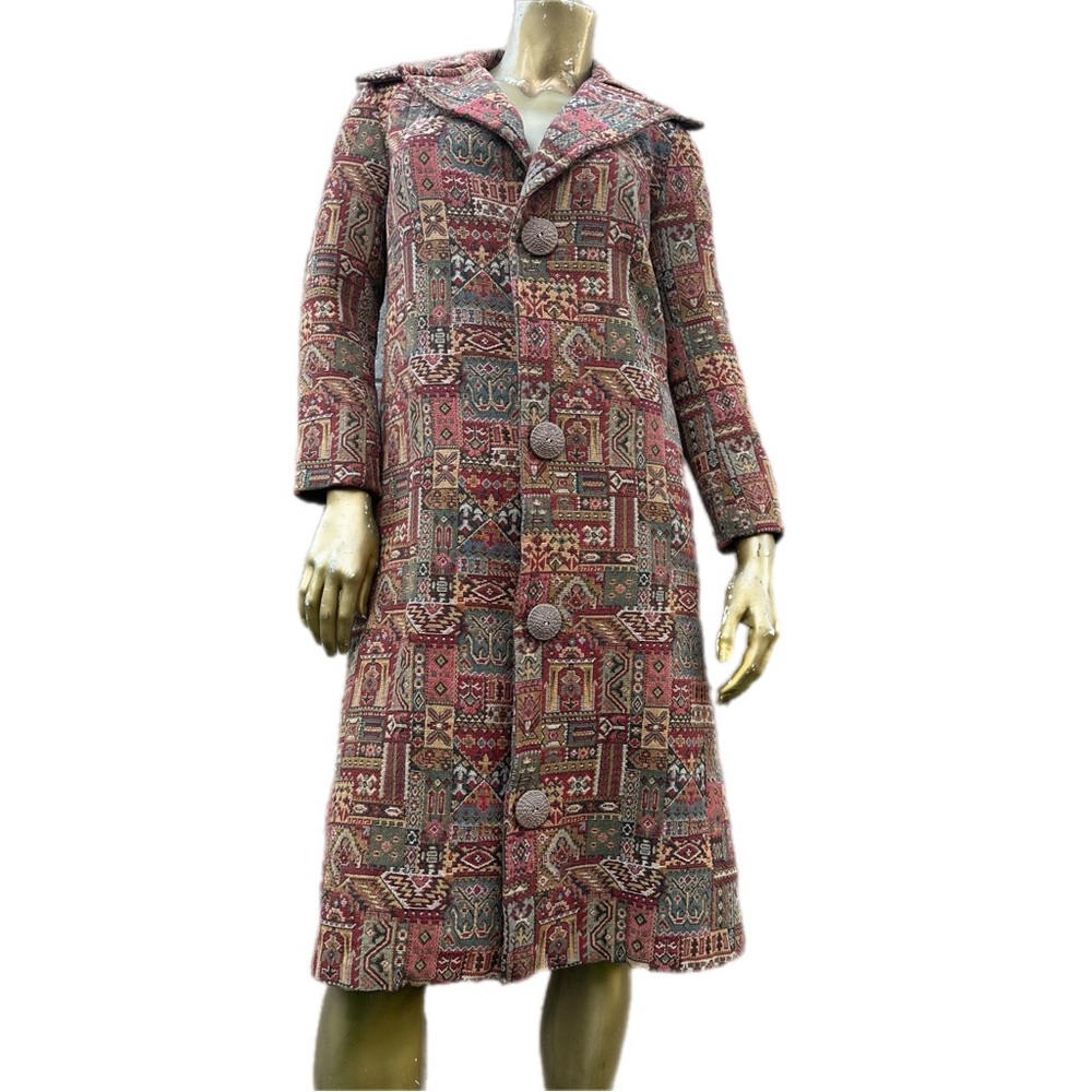 Vintage tapestry coat, designed by Jax no size fits approx XXS-XS, has pockets
